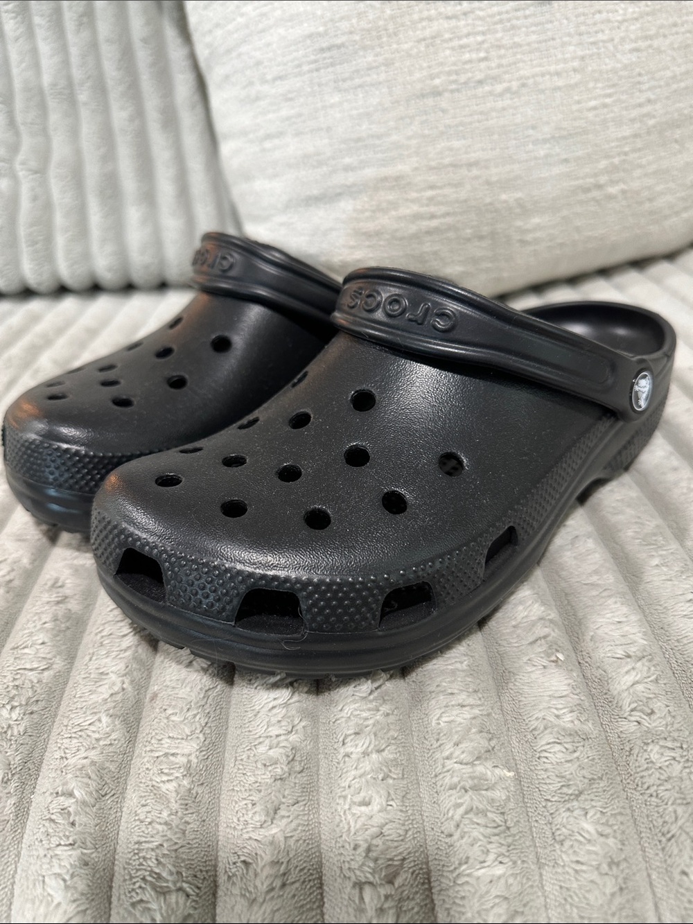CROCS Classic Clog in Black for Men